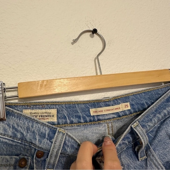 Levi’s Ribcage Straight Ankle Jeans Size 25 Women’s Light Wash High Rise Cotton - Picture 9 of 11